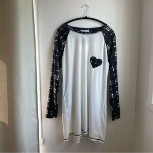 NWT White Fleece Sleeping Gown with Plaid Heart and Sleeves